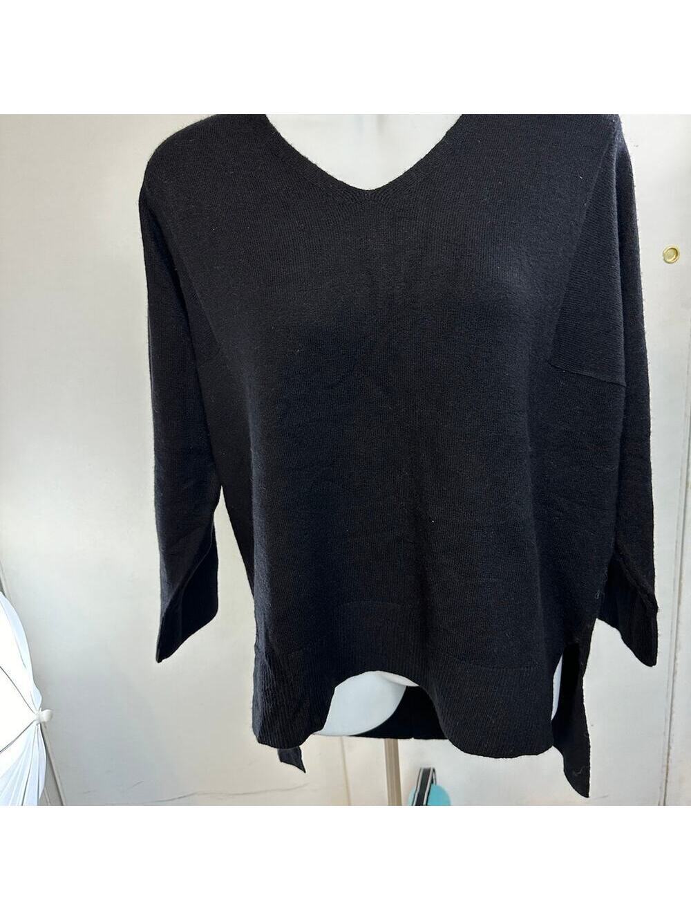 SMALL NWT French Connection Black V-Neck High-Low Sweater Pullover